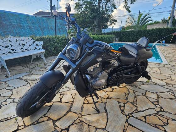 HARLEY-DAVIDSON V-ROD MUSCLE HARLEY-DAVIDSON V-ROD MUSCLE